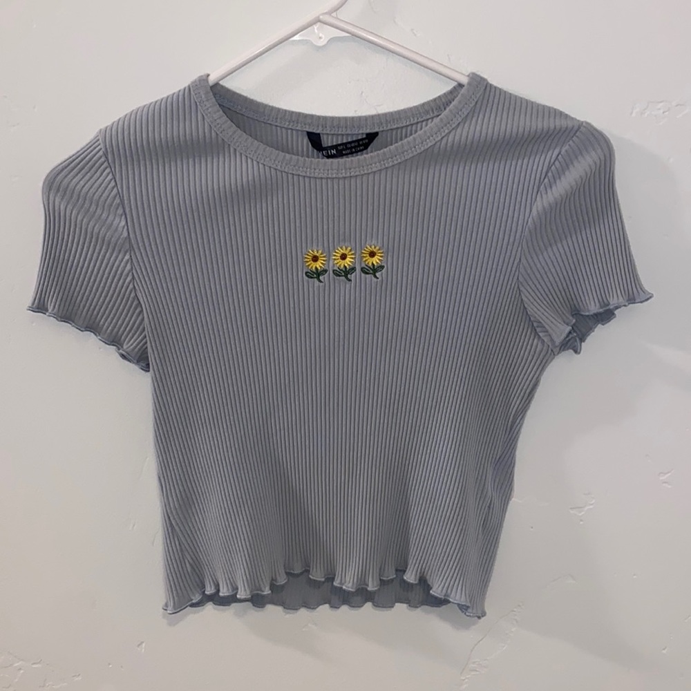 Shein Kids Light Blue Cropped Baby Tee with Sunflowers Size Large